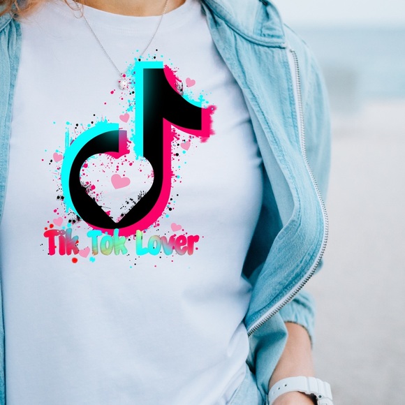 Tik Tok Lover T-Shirt - Picture 2 of 2